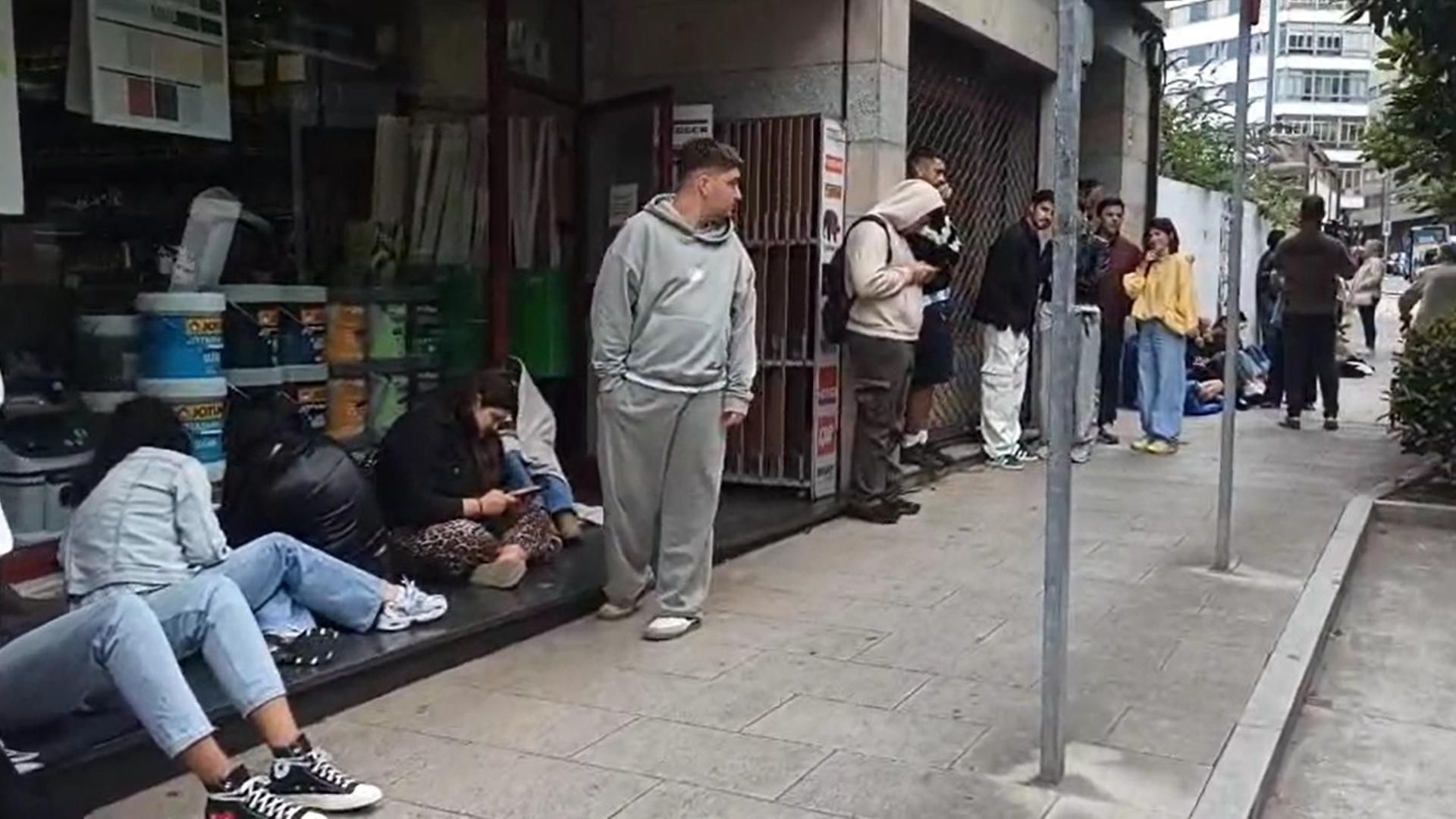 Horas de espera para alquilar un piso de estudiantes en Santiago