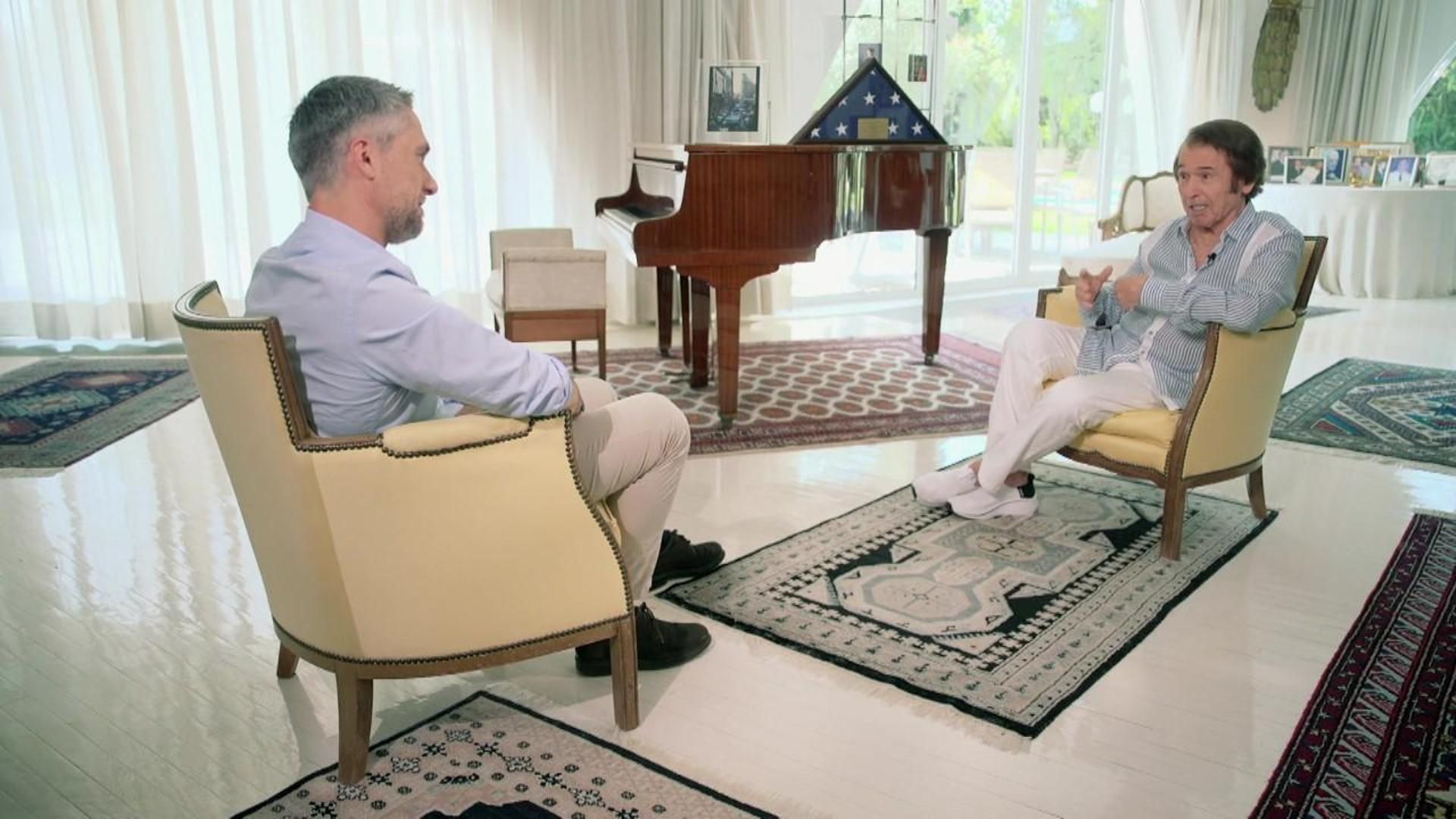 La entrevista de Carlos Franganillo a Raphael, esta noche en 'Informativos Telecinco': "Moriré en el escenario"