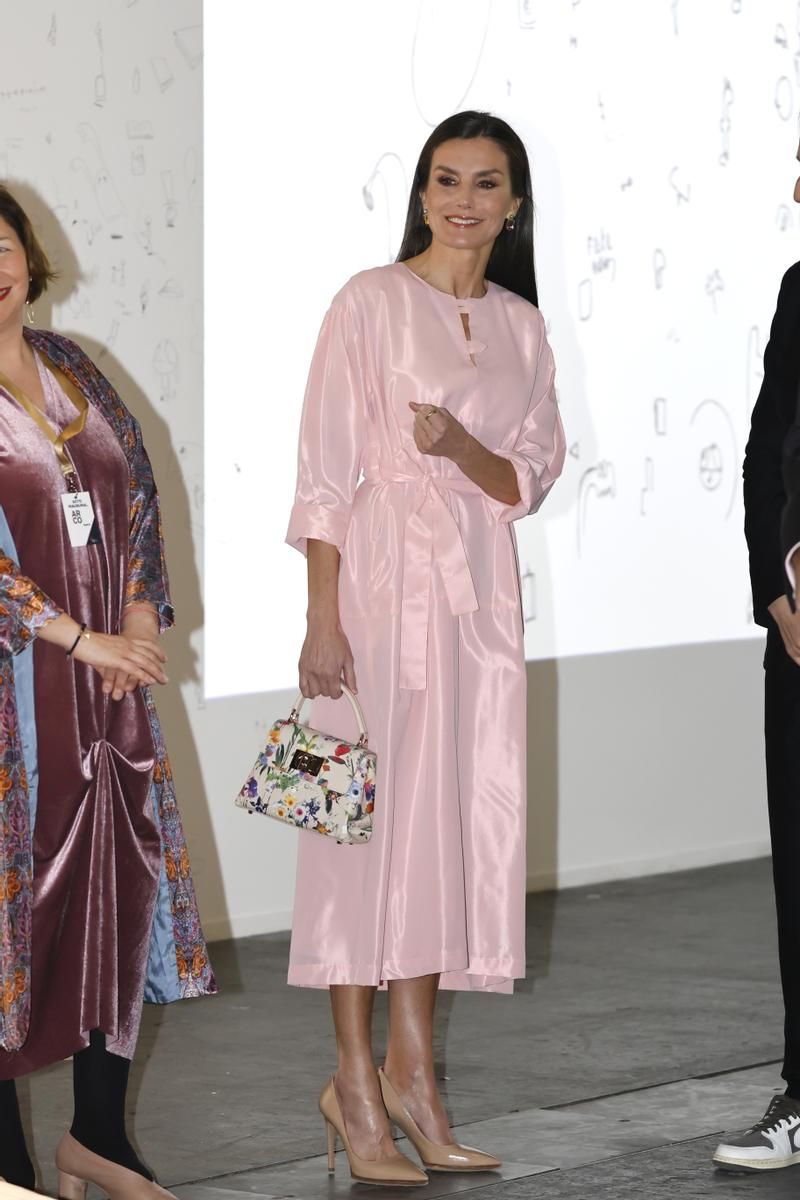 Letizia en la feria ARCO, en 2023