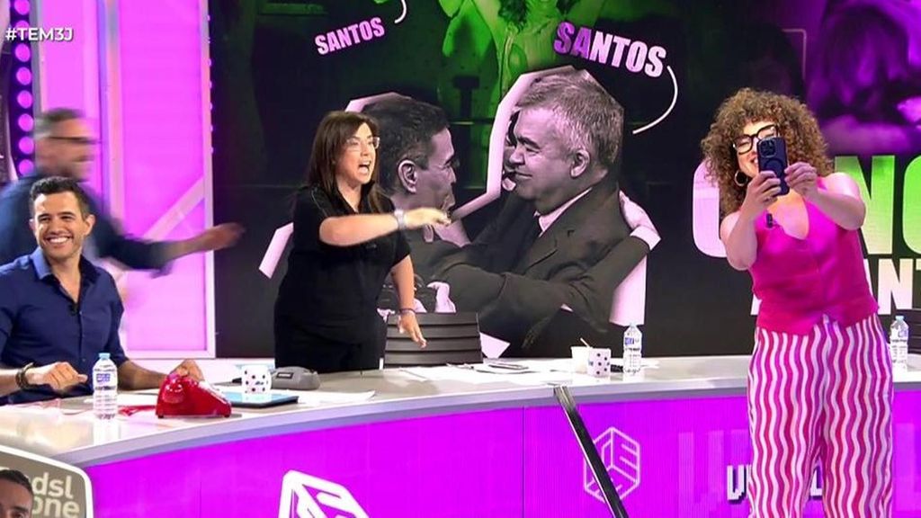 Virginia Riezu 'le roba' el móvil a Ana Vázquez e intenta contactar con Alberto Núñez Feijóo: "Está en línea"