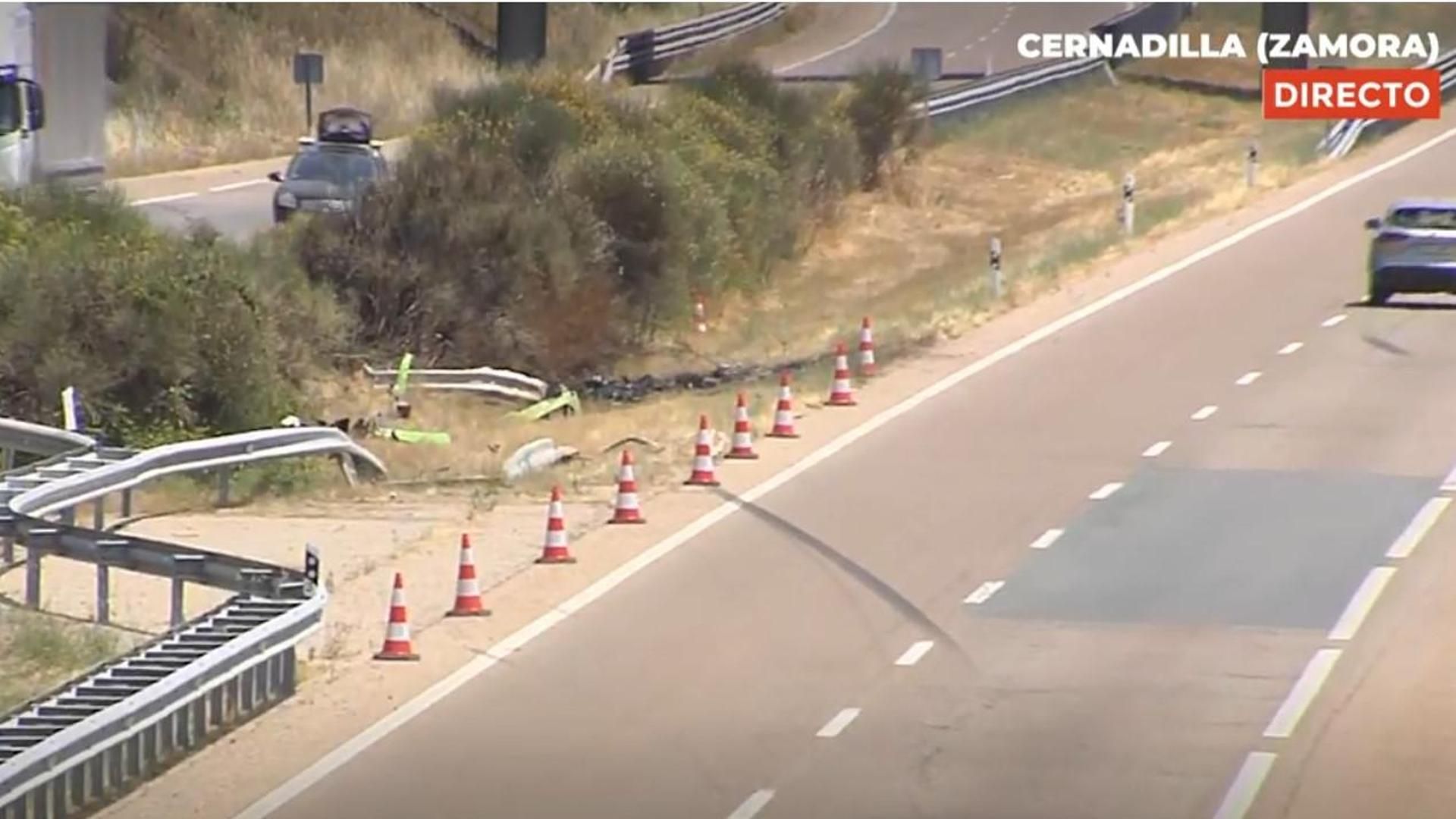 Las marcas del neumático en la carretera: Diogo Jota frenó en seco antes de salir despedido al exterior de la vía