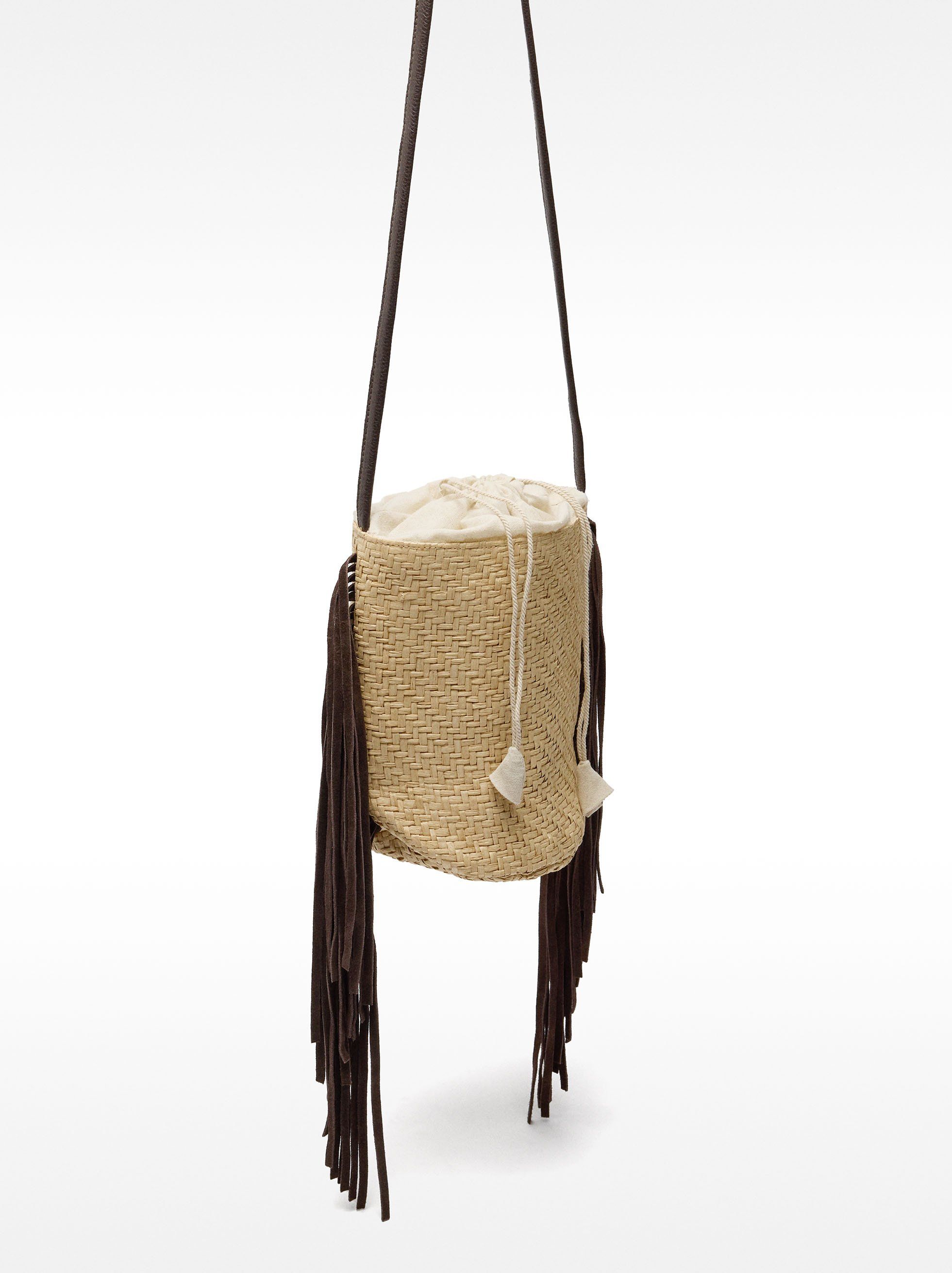 Bolso de rafia y flecos, de Parfois