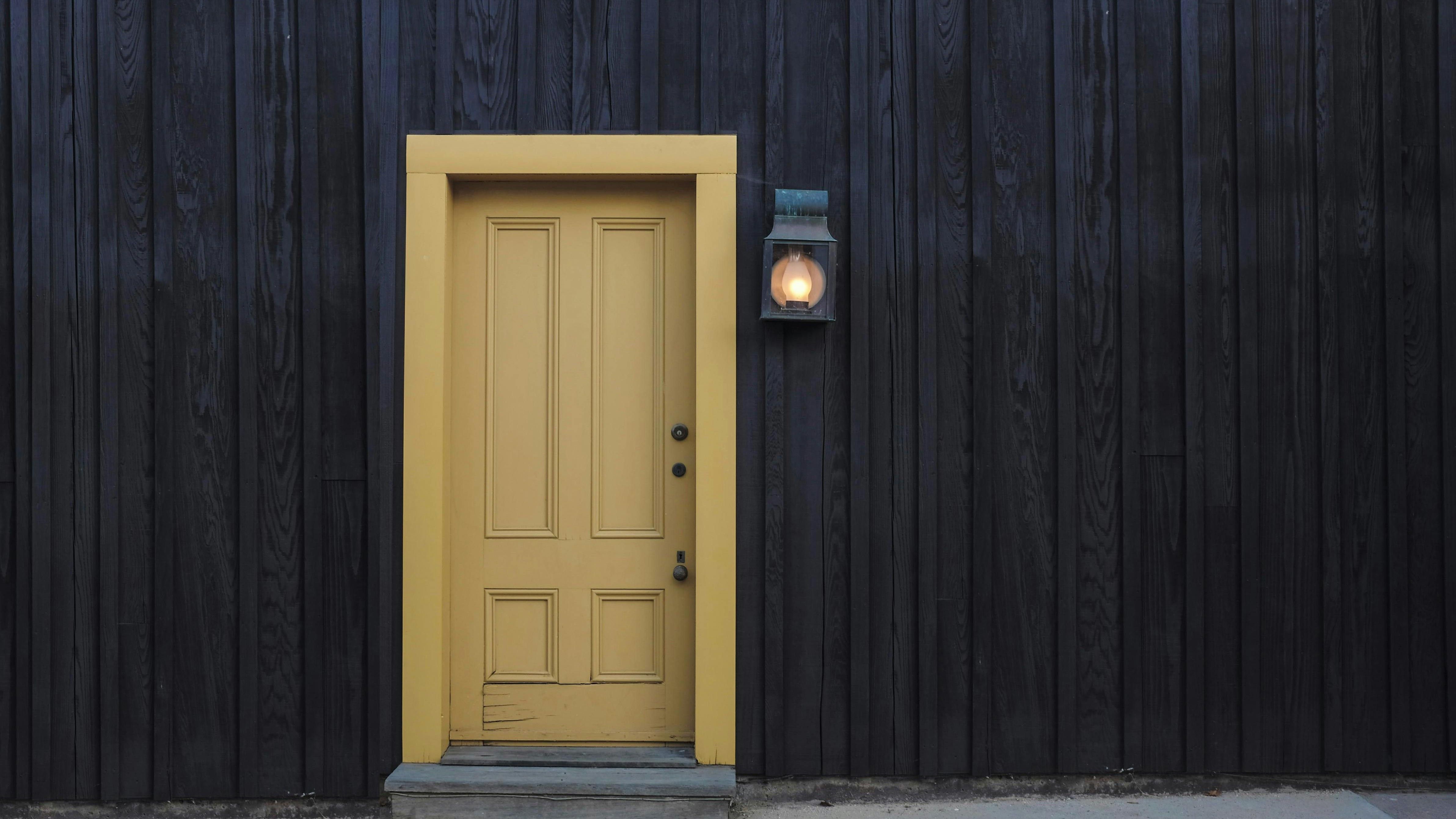 El color amarillo es para la orientación suroeste o noroeste. FUENTE: Pexels