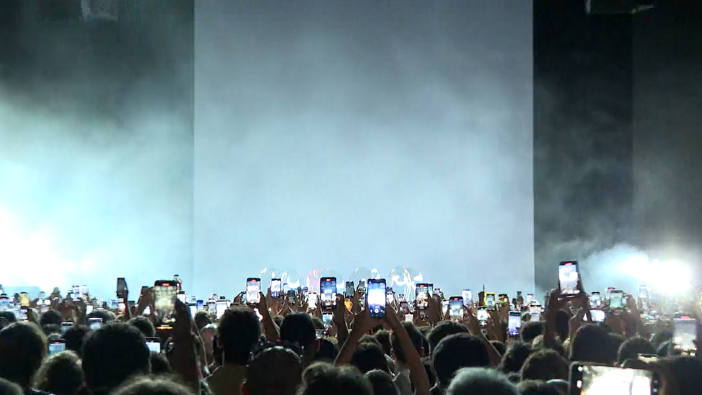 ¿Grabar el concierto para el recuerdo o disfrutarlo? Los artistas, en contra de los móviles en los shows