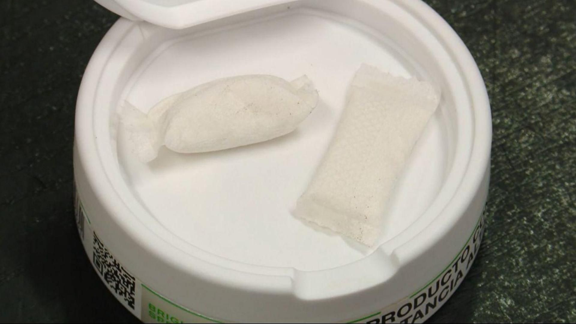 Los médicos alertan del gran peligro de las bolsas de nicotina sintética vendida en estancos: "Es droga aún más directa"