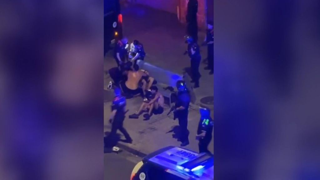 Los vecinos de Sabadell, contra los okupas: "No los queremos aquí porque extorsionan, roban y agreden"