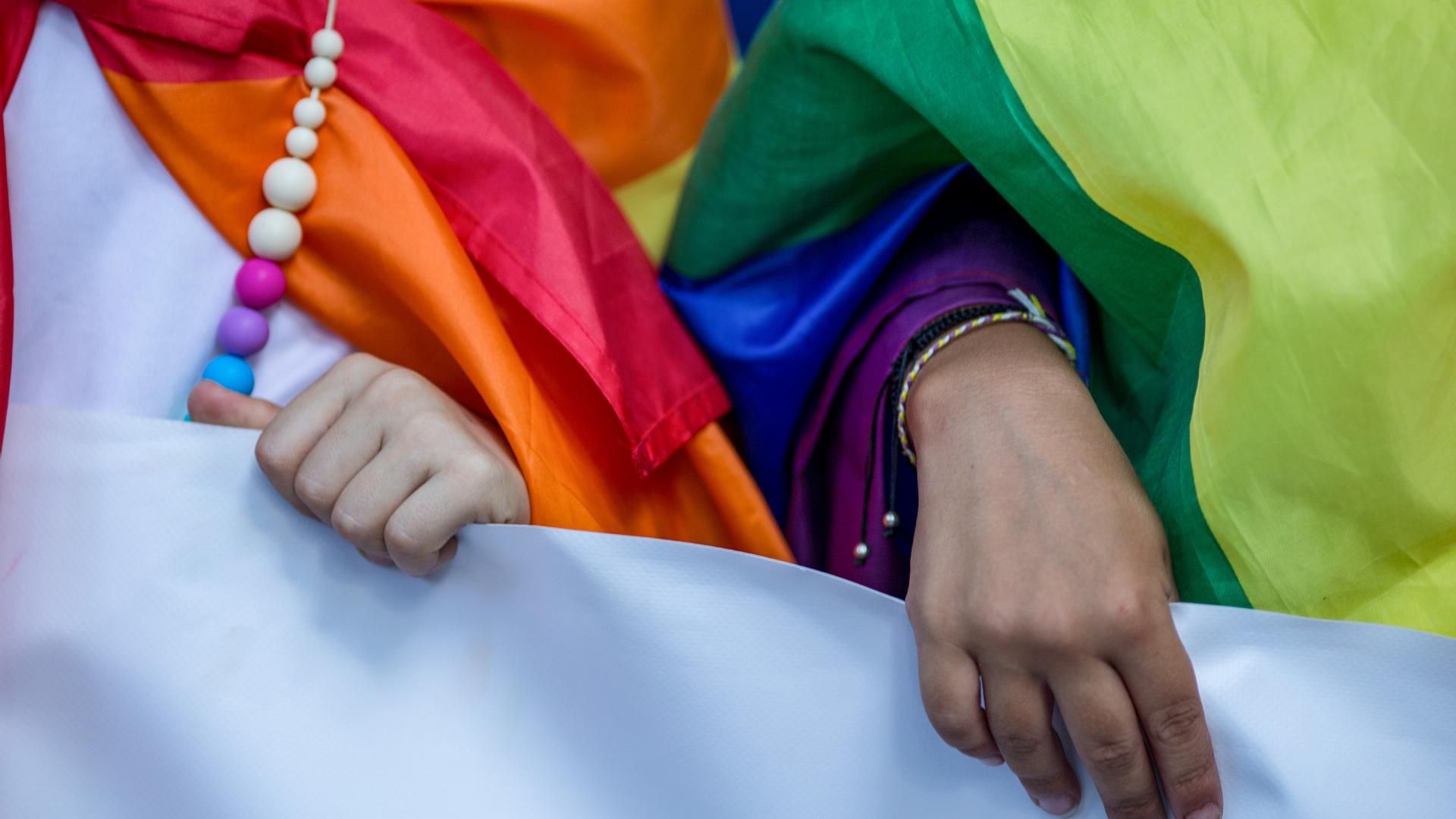 Mujeres en un desfile del Orgullo 2023 en Madrid