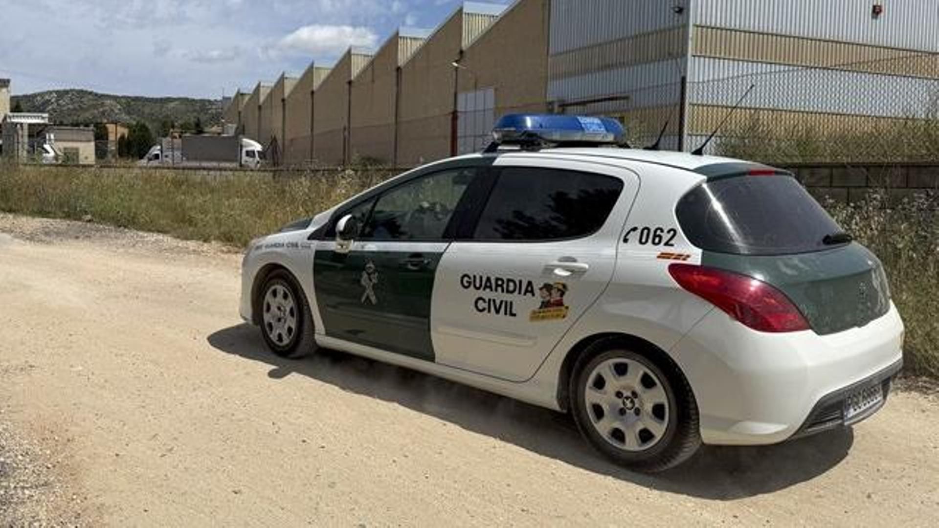 Un vehículo de la Guardia Civil en Bocairent, Valencia