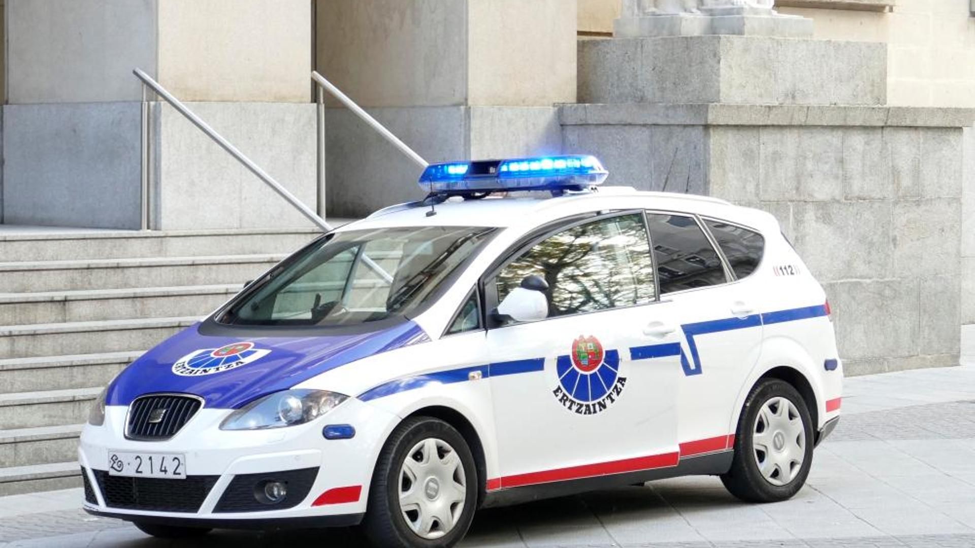 Coche de la Ertzaintza