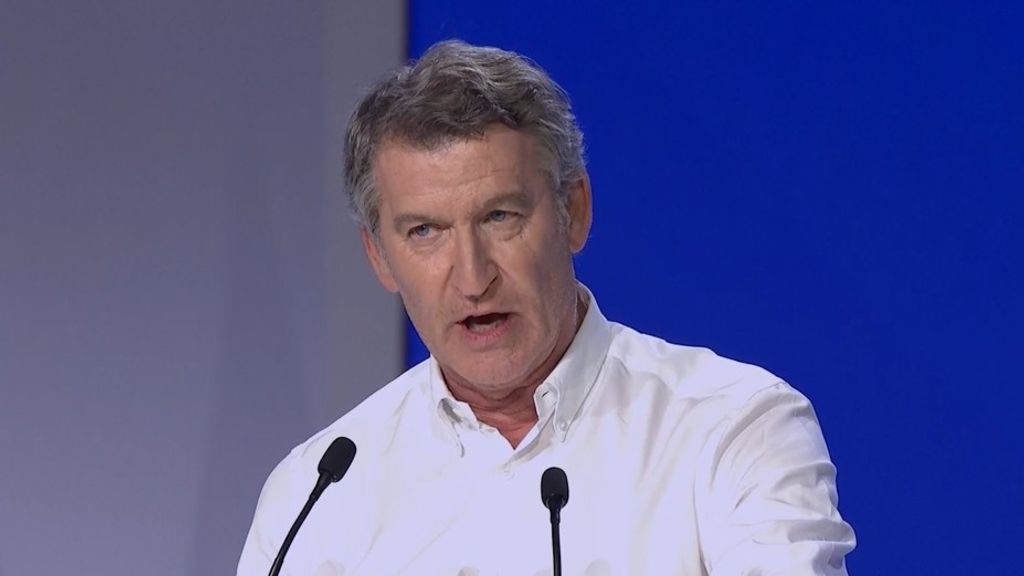 Feijóo, reelegido presidente del PP, presenta su "manual de decencia" con aviso a Sánchez y el PSOE