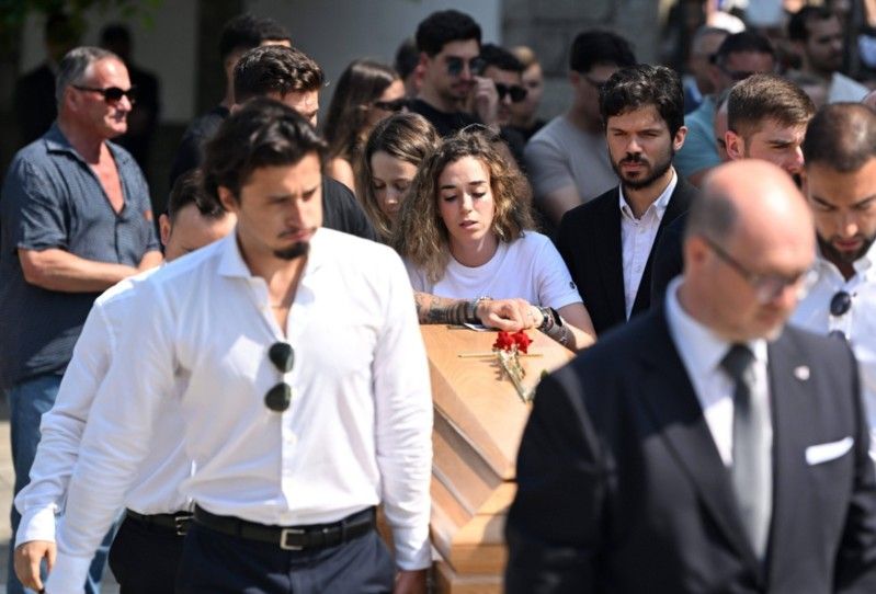 Funeral de Diogo Jota: una multitud de rostros conocidos despiden al futbolista y a su hermano