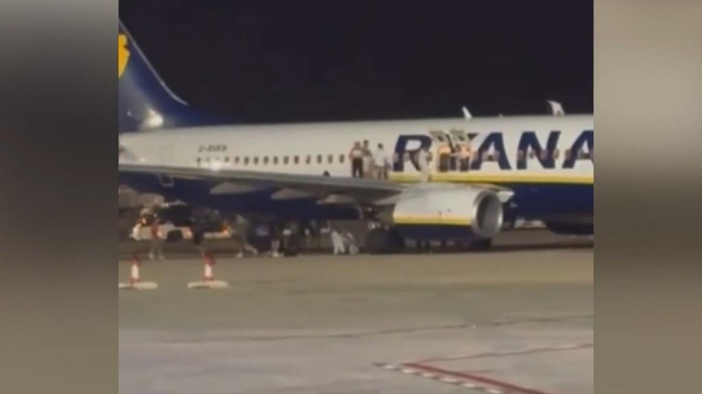 Una alerta de incendio en un avión en el aeropuerto de Palma deja 18 heridos leves