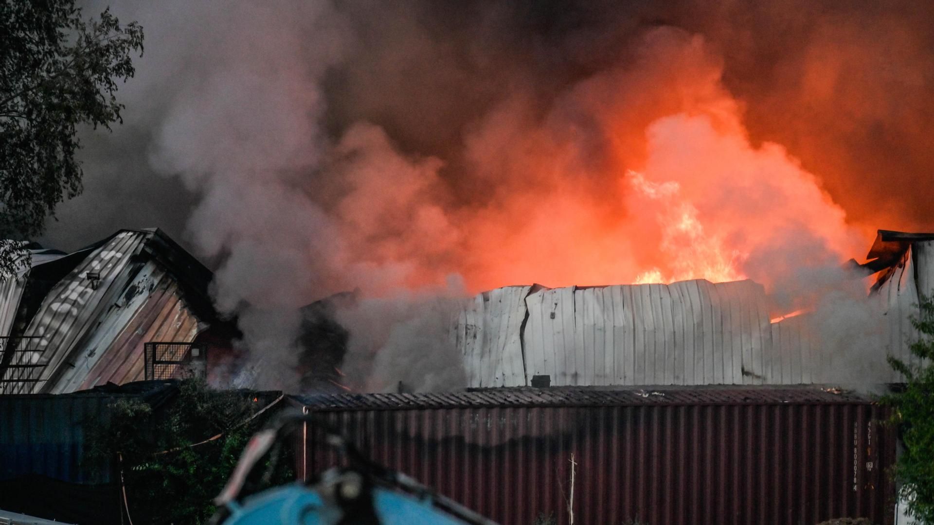El incendio en una empresa de baterías de litio y de pilas de Azuqueca de Henares, Guadalajara