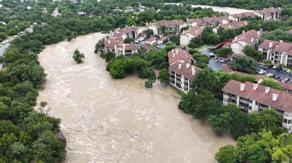El río Guadalupe creció ocho metros en apenas 45 minutos en Texas, EEUU