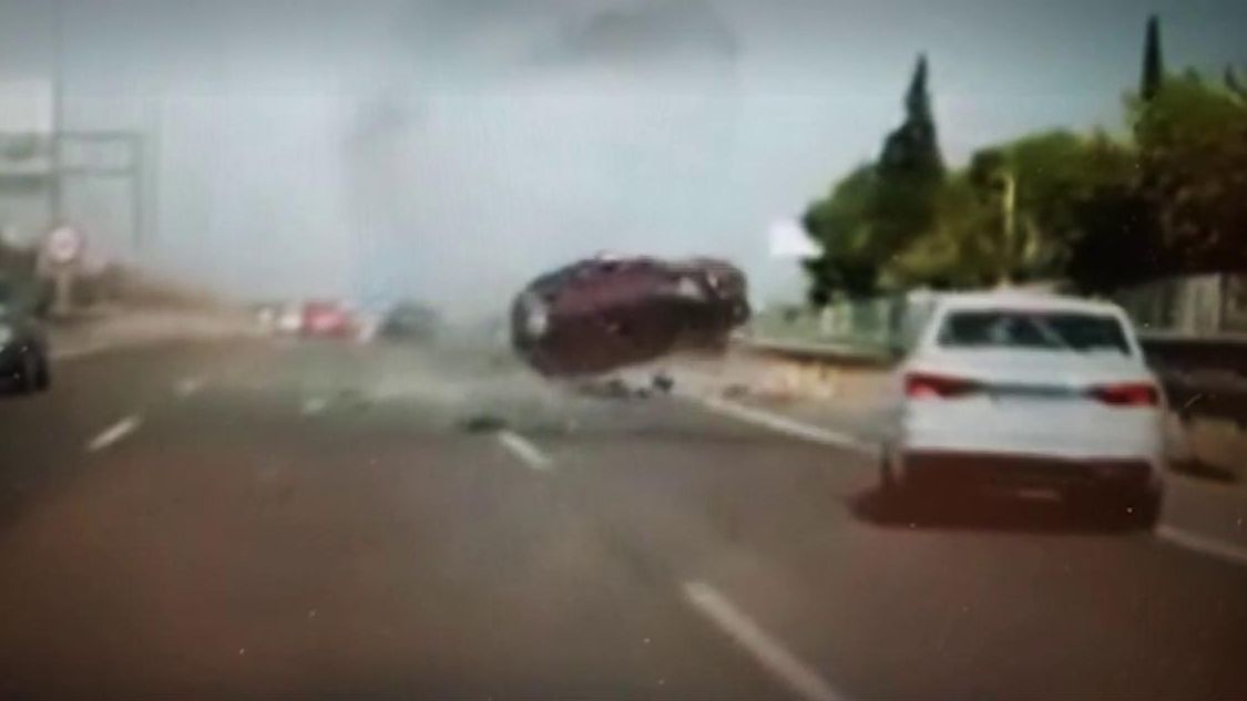 Conducción temeraria: un conductor provoca un accidente y se da a la fuga