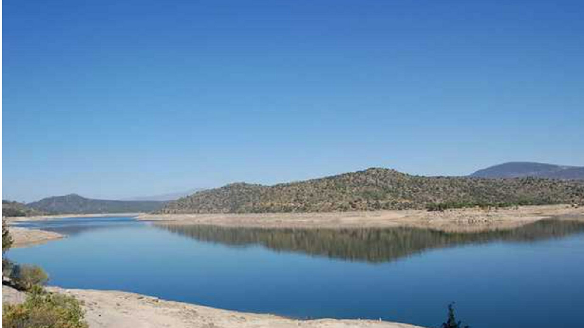 Hallan el cuerpo de un bañista desaparecido este domingo en embalse de El Burguillo, Ávila