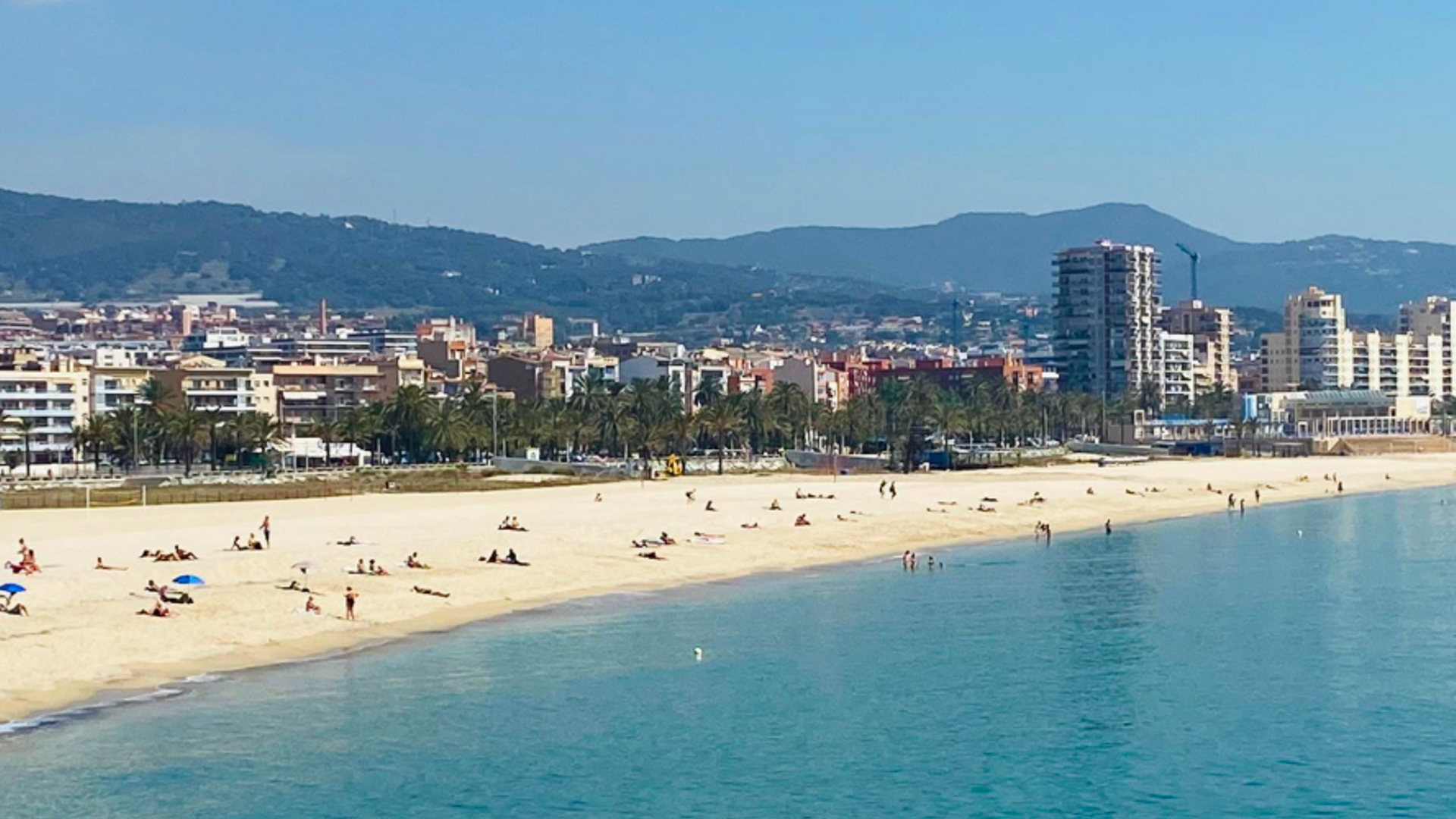 Imagen de archivo de una playa en Mataró