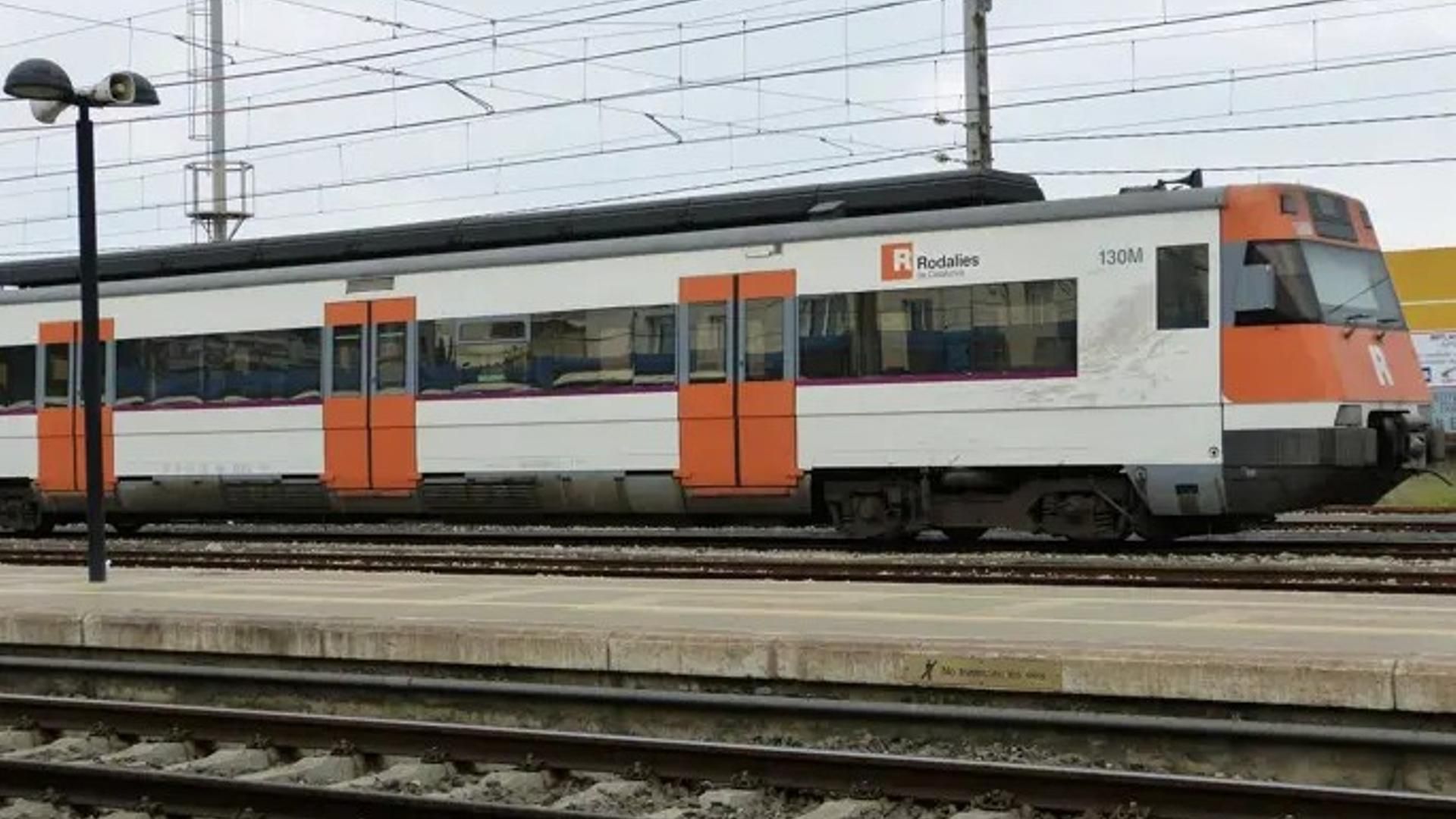 Muere un hombre atropellado por un tren cuando huía tras robar el móvil a una mujer en Barcelona