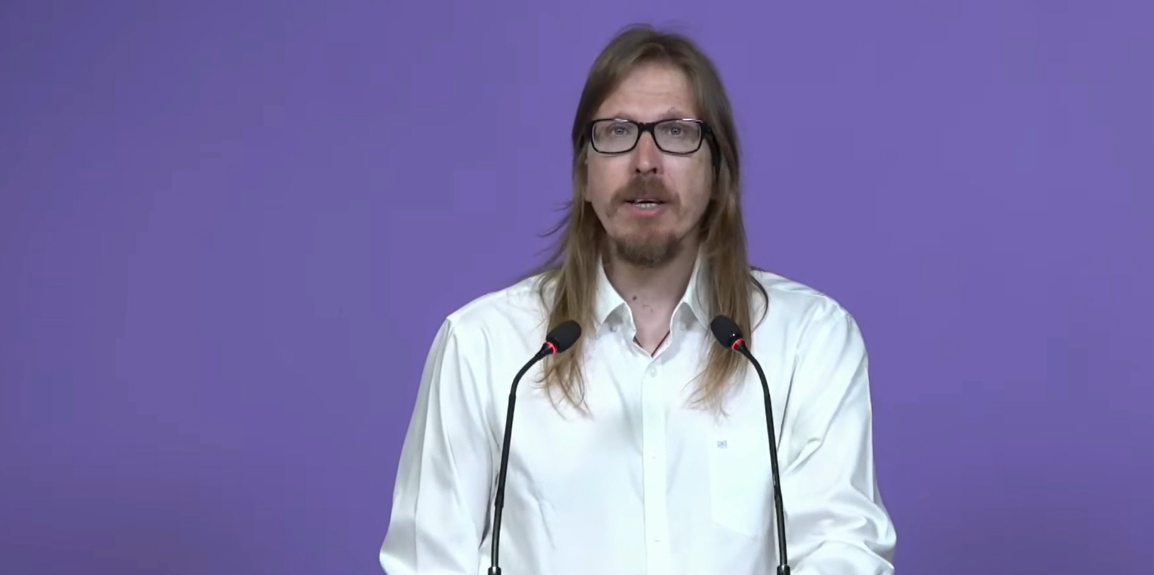 Podemos califica de un intento de distracción la renovación de la cúpula del PSOE