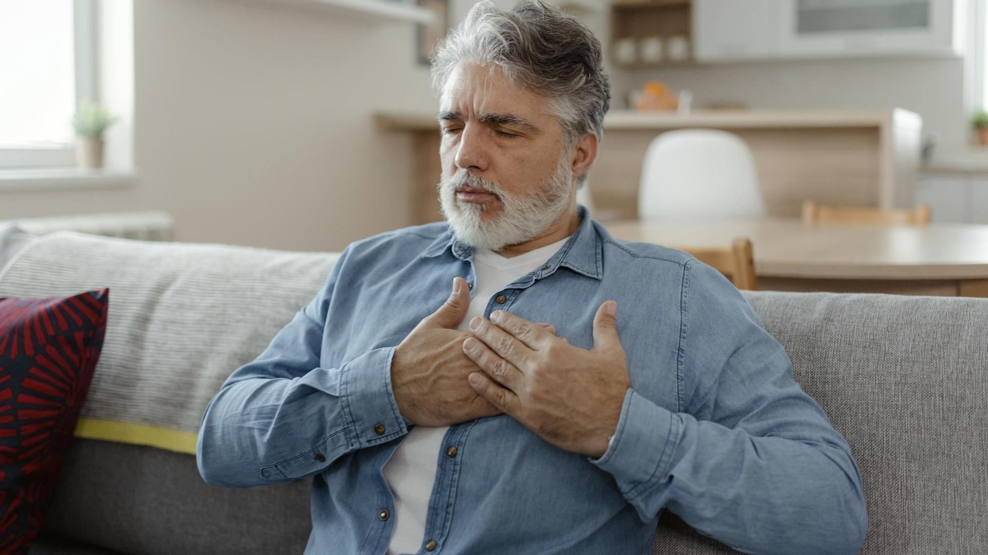 Qué hacer si estas solo en casa y te da un ataque al corazón