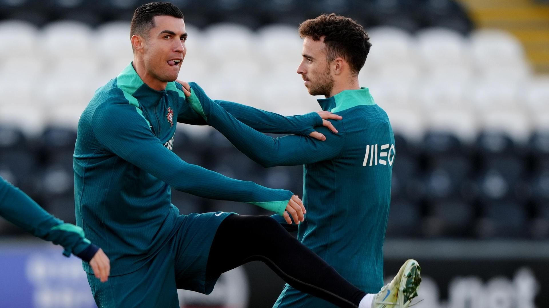 Cristiano Ronaldo y Diogo Jota