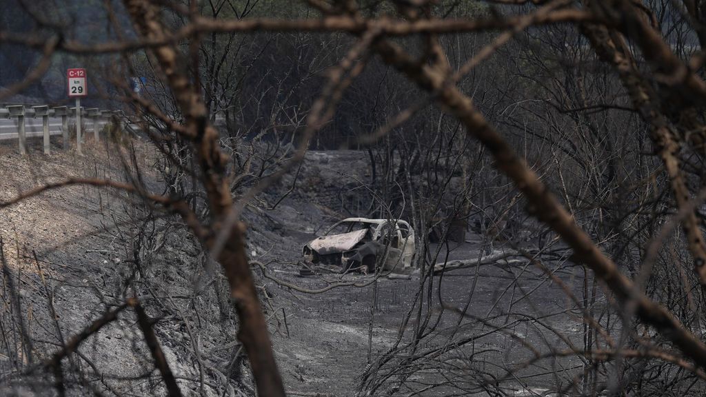El incendio en Tarragona sigue descontrolado y cruza el río Ebro: siete municipios confinados y 3.100 hectáreas arrasadas