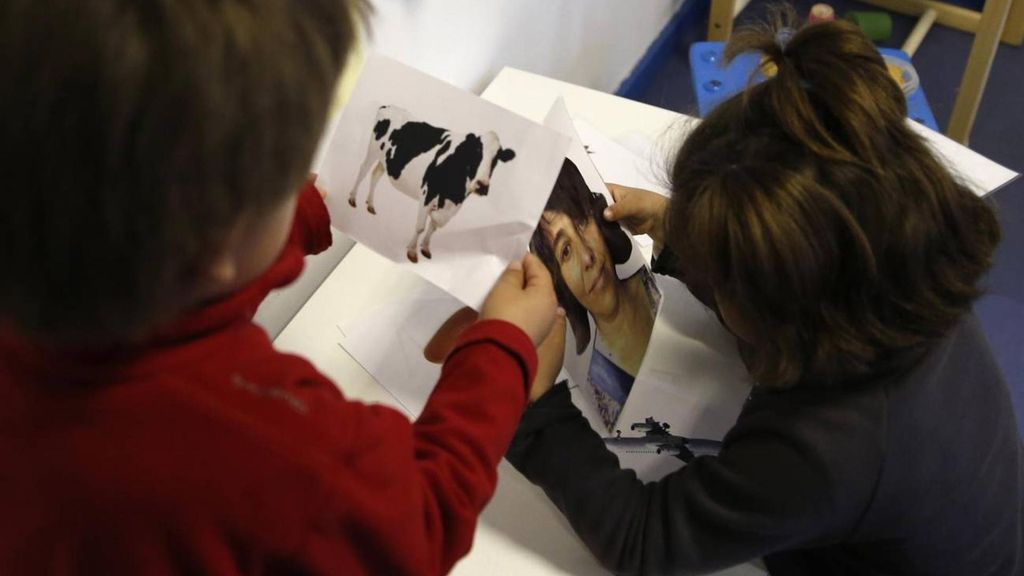 Manuela y Pablo, de 6 y 4 años, heredaron la mutación de un gen que causa demencia progresiva. Es el síndrome de Sanfilippo, una enfermedad rara cuya terapia génica se encuentra en fase de ensayos clínicos.