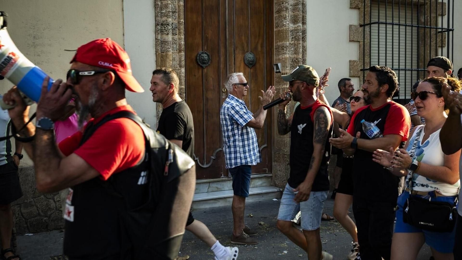 Representantes de CGT en una de las marchas en la huelga del metal en Cádiz