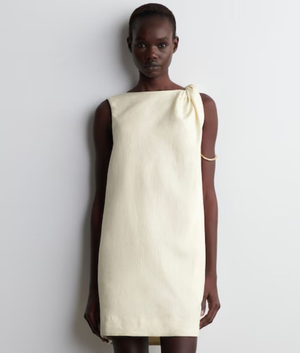 Vestido de lino, de COS