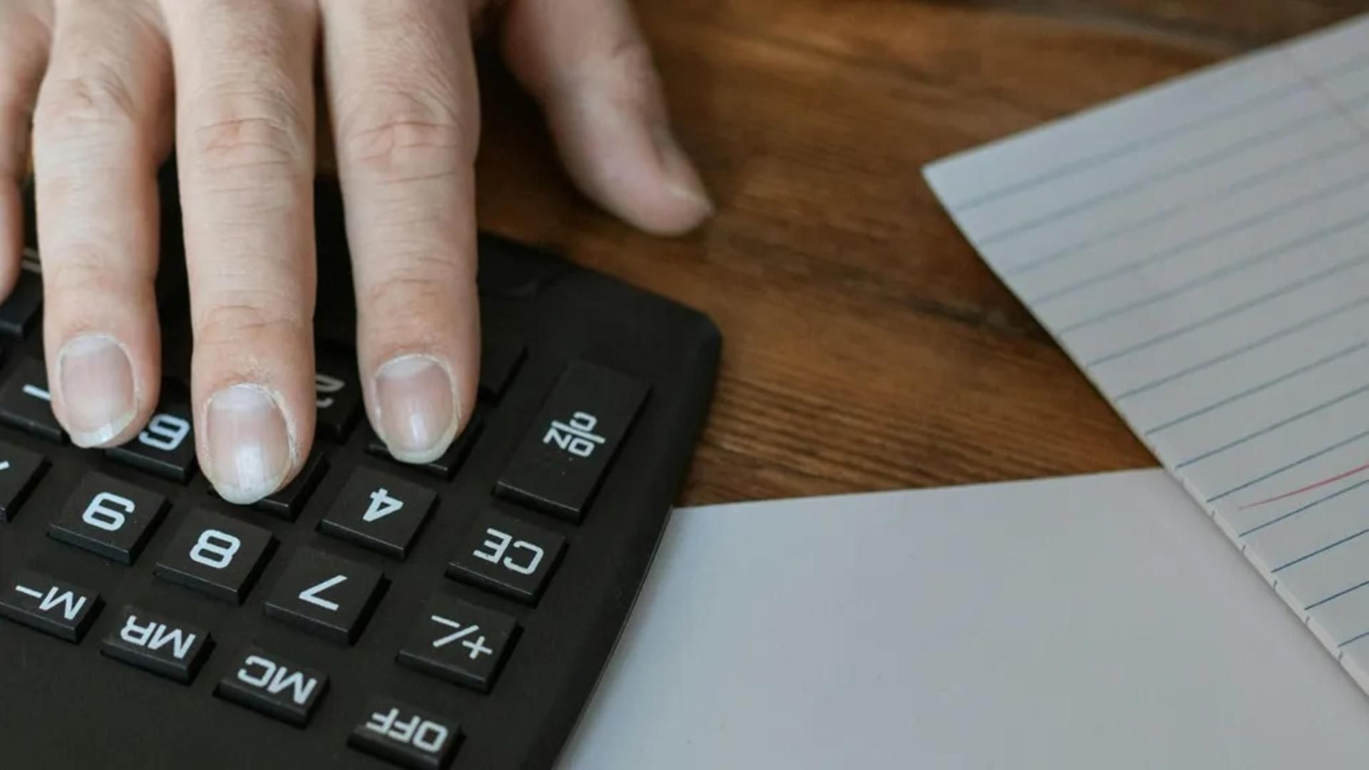 Calculando los descuentos de la factura de la luz
