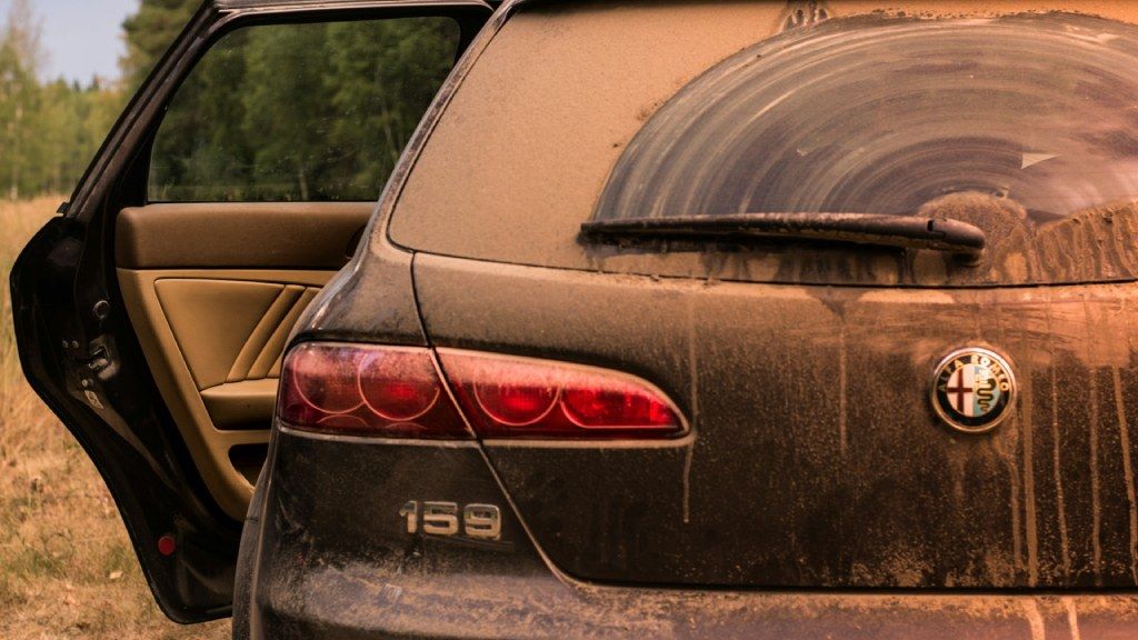 Cristales sucios por barro