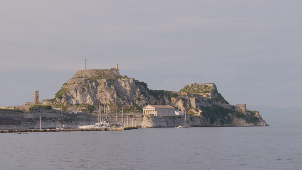 Grecia a través del mar: una excursión en barco increíble para descubrir los rincones de Corfú