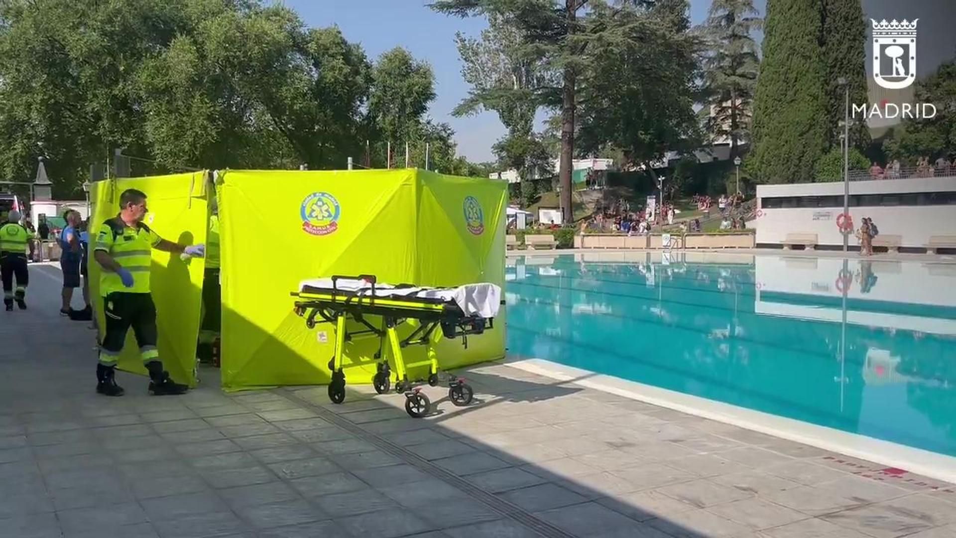 Logran reanimar a un niño que se había ahogado en una piscina municipal de Madrid
