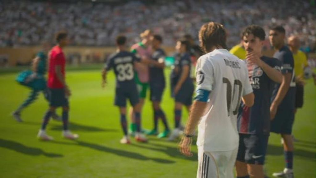 Luka Modric y los saludos al final en su último partido como madridista