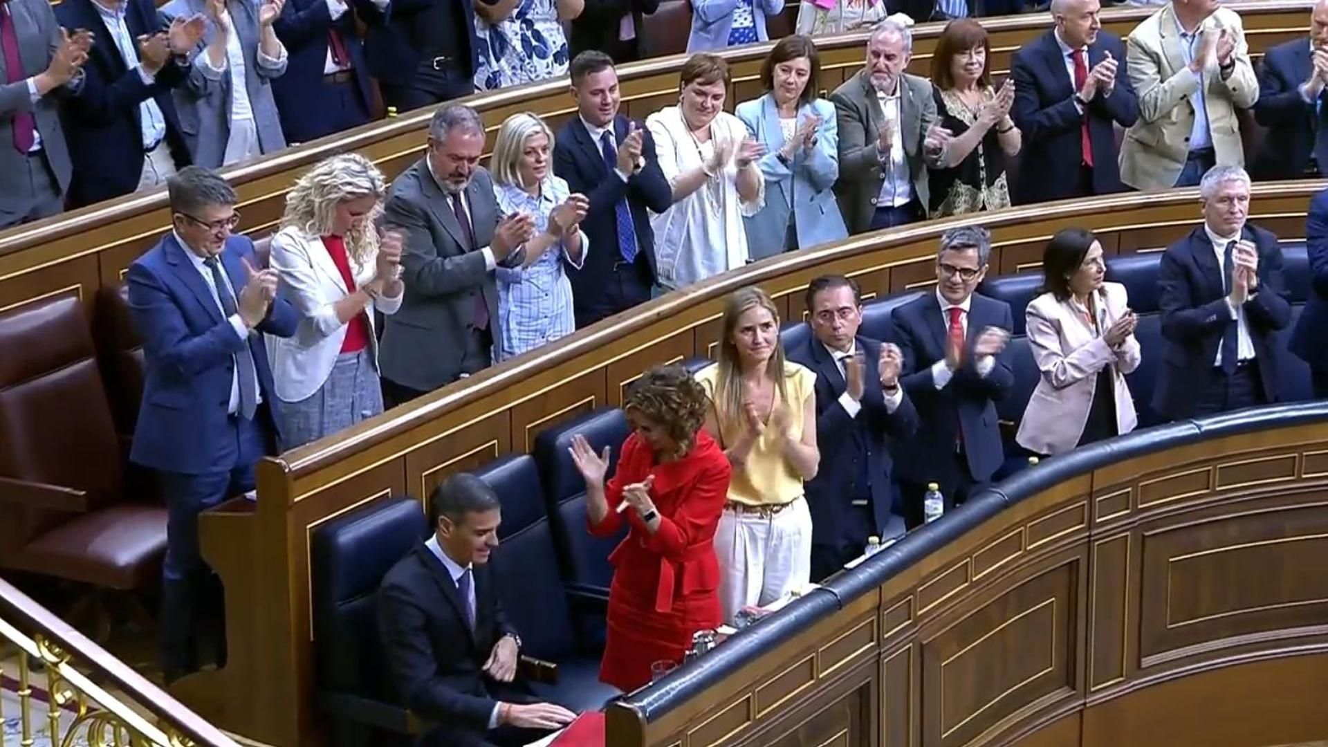 La doble sesión en el Congreso termina entre aplauso y gritos de dimisión a Pedro Sánchez