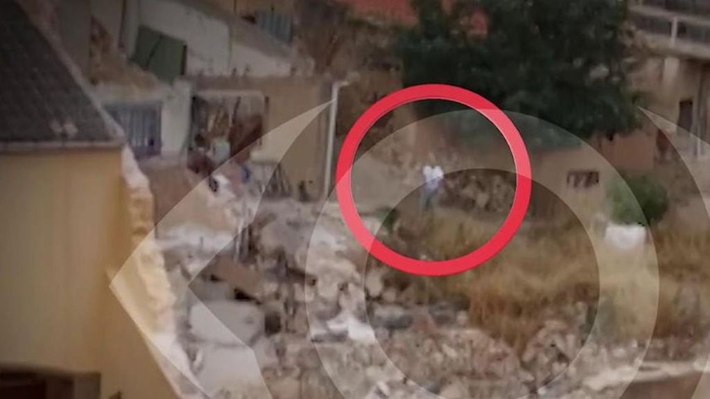 Un equipo de `La mirada crítica´ localiza al presunto envenenador del kétchup de Requena viviendo con total normalidad