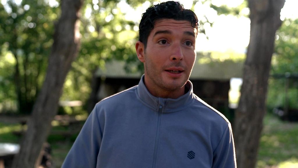 Álex Ghita destapa un íntimo encuentro entre Claudia Bavel y Mangel en 'Warrior Games': "Me los encontré dándole al tema"