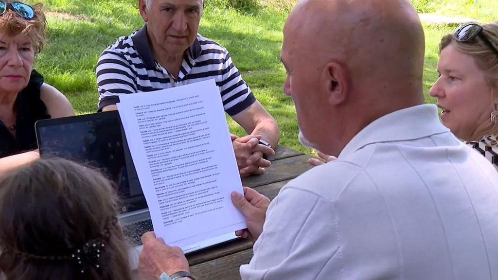 'Esgurriar', 'descorronchar' o 'barcañada': un pueblo de Burgos crea su propio diccionario como patrimonio para las nuevas generaciones