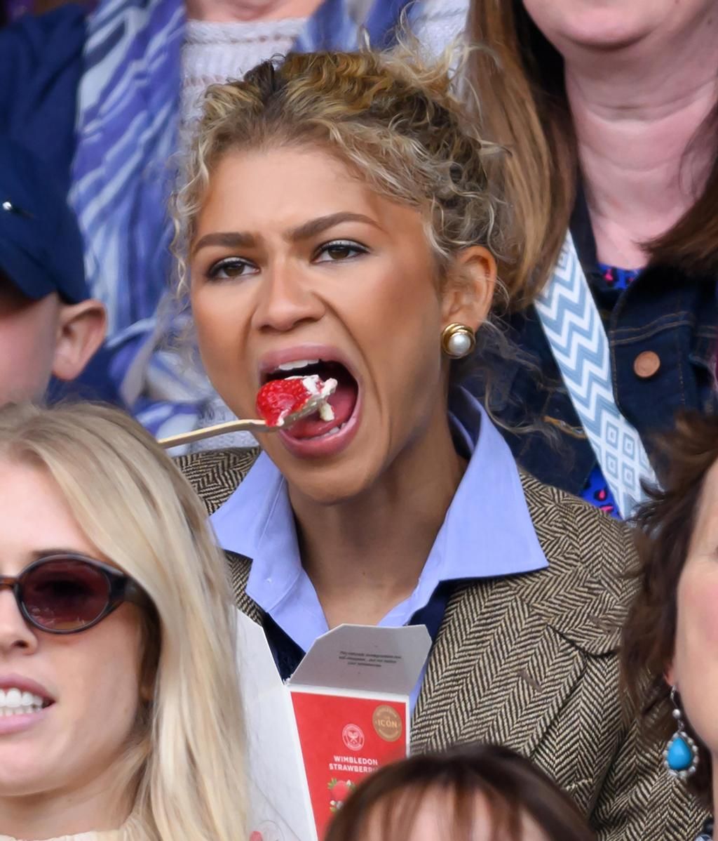 Famosos, como Zendaya, comen fresas con nata en las gradas de Wimbledon