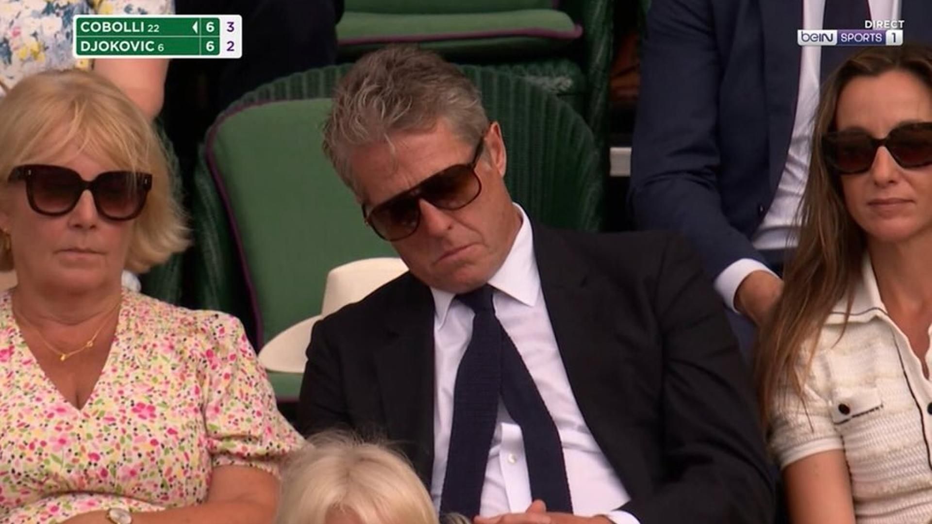 Hugh Grant, dormido en Wimbledon