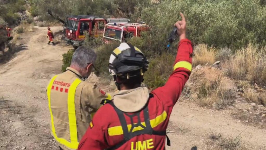 Piden a la población que evite desplazamientos hasta que el incendio de Tarragona esté controlado