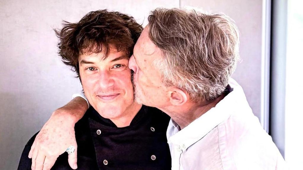 Jordi Cruz con Miguel Bosé en su visita a ABaC