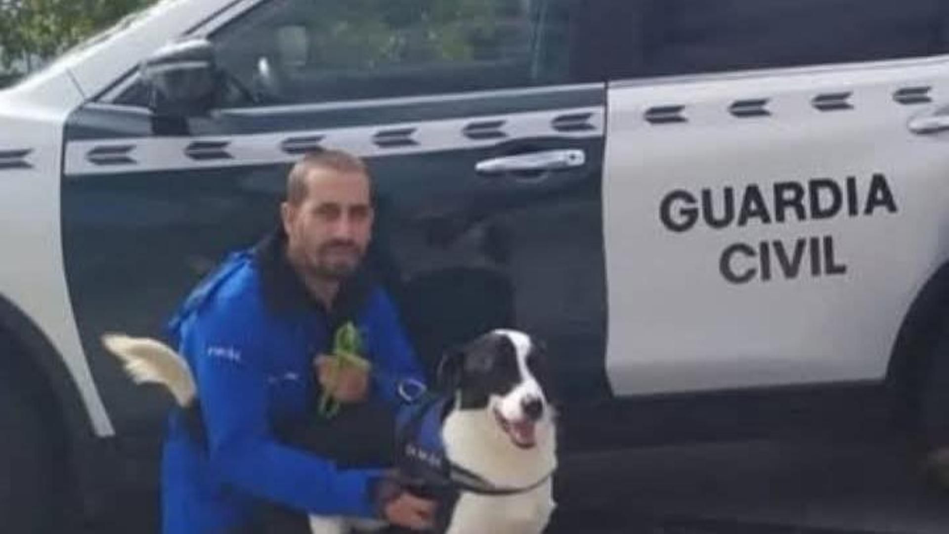 La despedida de SOS Desaparecidos a uno de sus guías caninos fallecido