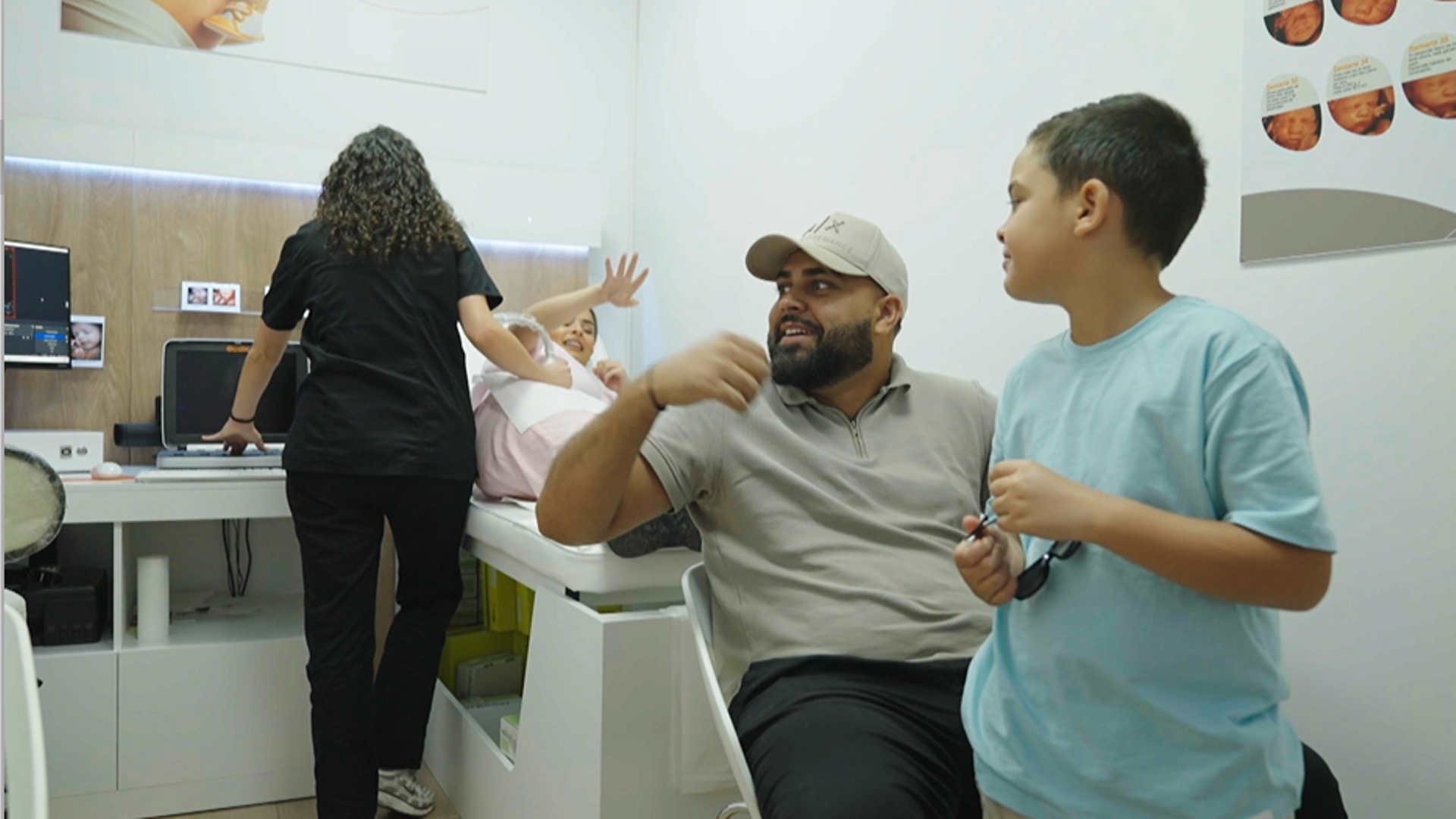 La reacción de José Navarro al gran parecido de su bebé con La Rebe: “¿Yo aquí qué pinto?”