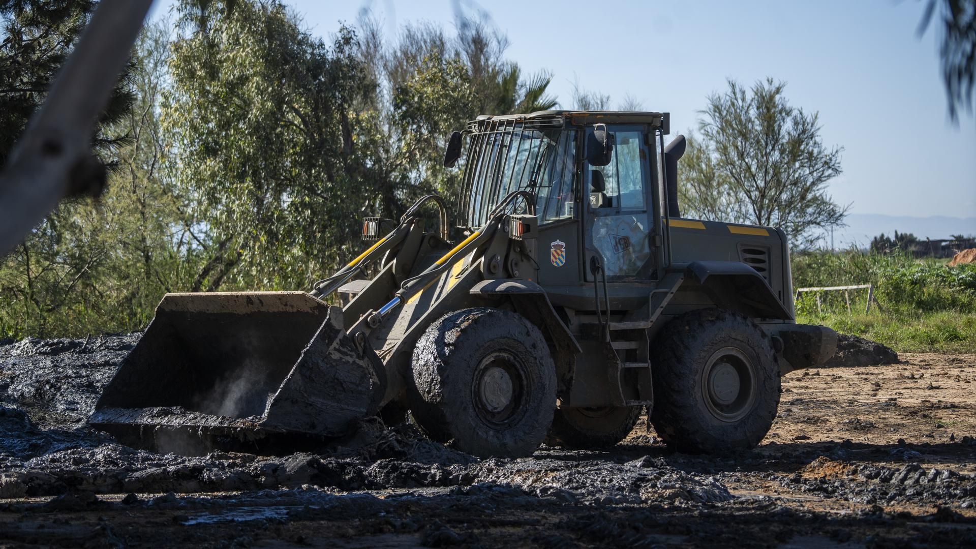 Se quita la vida uno de los primeros tractoristas que vino a ayudar tras la dana en Valencia