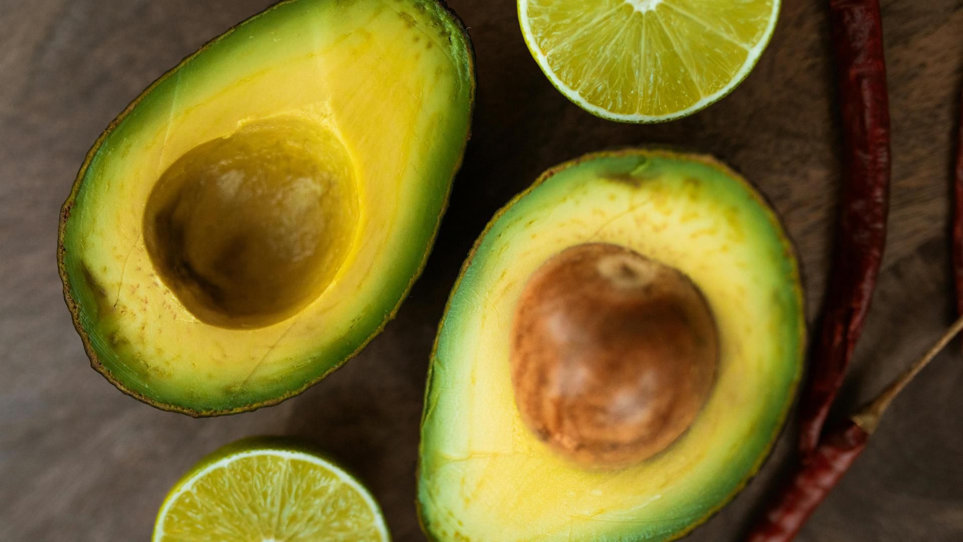 Aguacate con limas