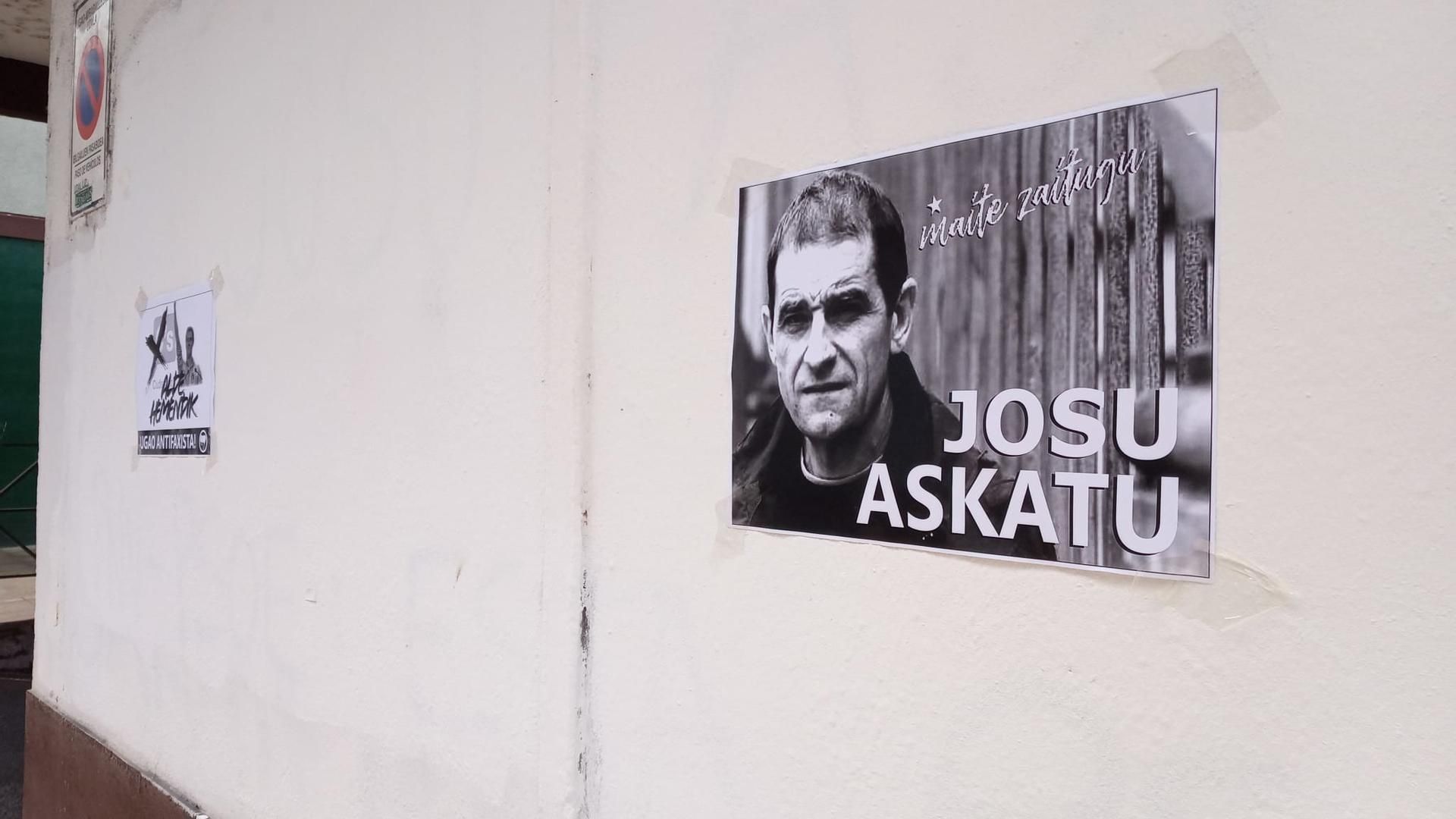 Archivo - Cartel de apoyo a Josu Ternera en su pueblo natal, Ugao-Miraballes (Vizcaya)