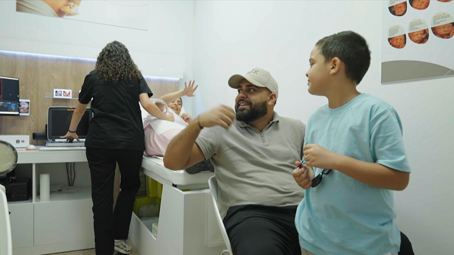 La reacción de José Navarro al gran parecido de su bebé con La Rebe: “¿Yo aquí qué pinto?”