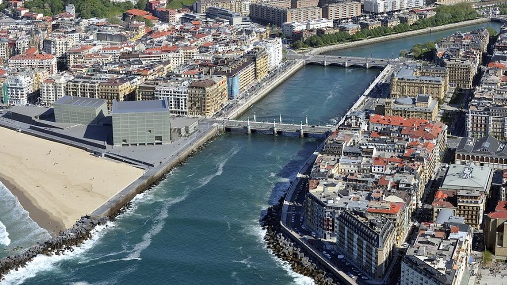 Río Urumea a su paso por San Sebastián.