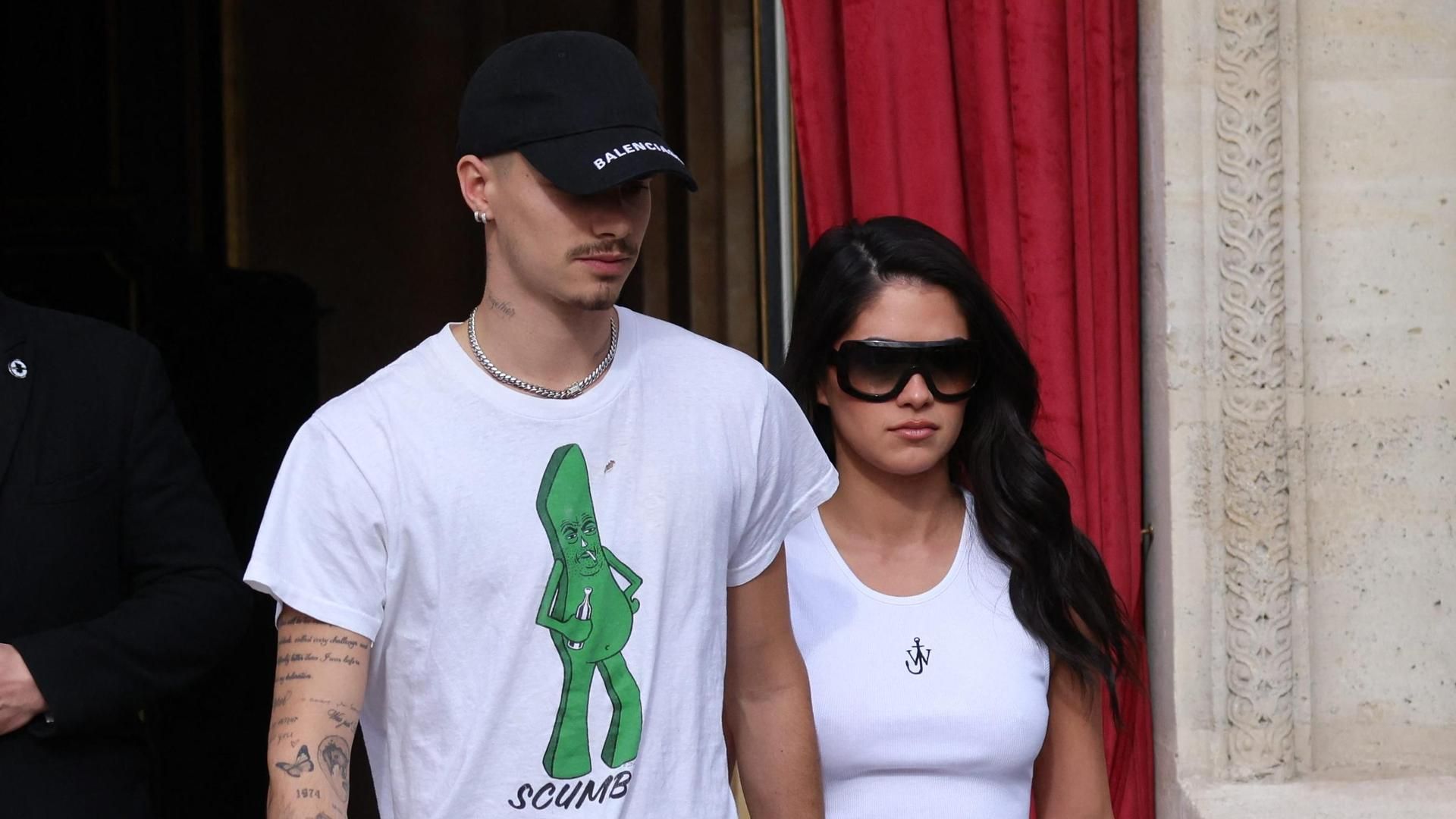 Romeo Beckham y su novia Kim Turnbull en Paris